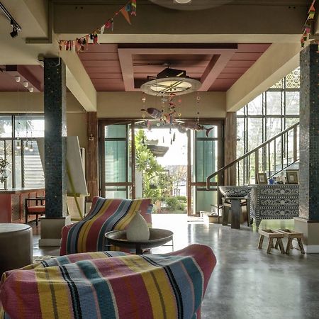 アムパワー アンパワー カザ プラトゥー Bed & Breakfast エクステリア 写真